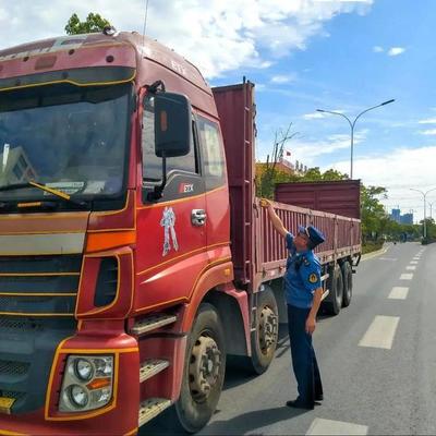 岳陽道路危險(xiǎn)貨物運(yùn)輸從業(yè)人員請注意 持證上崗情況將迎全面清查